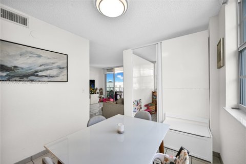 Copropriété à vendre à Miami Beach, Floride: 1 chambre, 83.61 m2 № 2007133 - photo 8