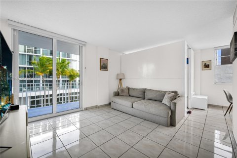 Copropriété à vendre à Miami Beach, Floride: 1 chambre, 83.61 m2 № 2007133 - photo 2