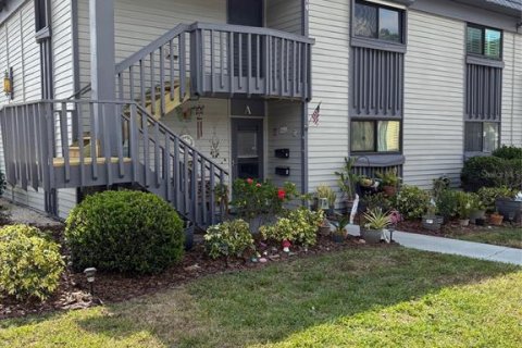 Condo in DeLand, Florida, 2 bedrooms  № 1648933 - photo 2