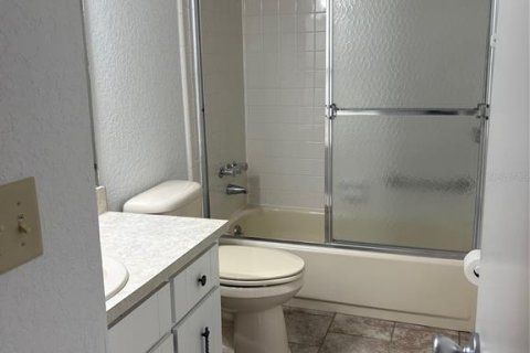 Condo in DeLand, Florida, 2 bedrooms  № 1648933 - photo 18