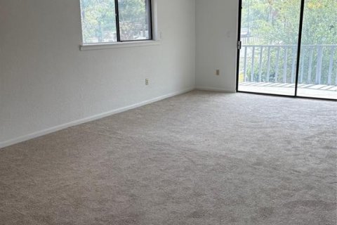 Condo in DeLand, Florida, 2 bedrooms  № 1648933 - photo 11