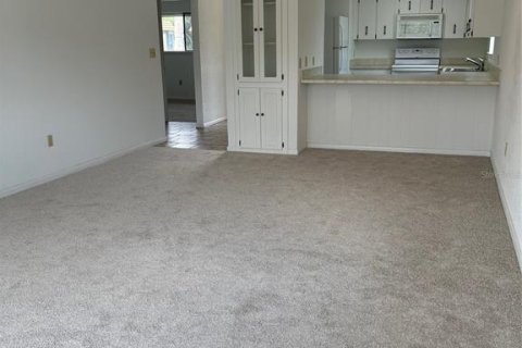 Condo in DeLand, Florida, 2 bedrooms  № 1648933 - photo 14