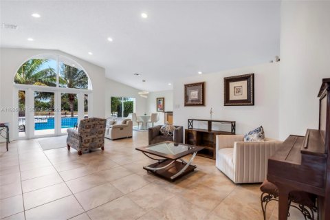 Купить виллу или дом в Пемброк-Пайнс, Флорида 3 спальни, 157м2, № 1990509 - фото 4