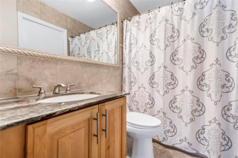 Купить виллу или дом в Пемброк-Пайнс, Флорида 3 спальни, 157м2, № 1990509 - фото 27