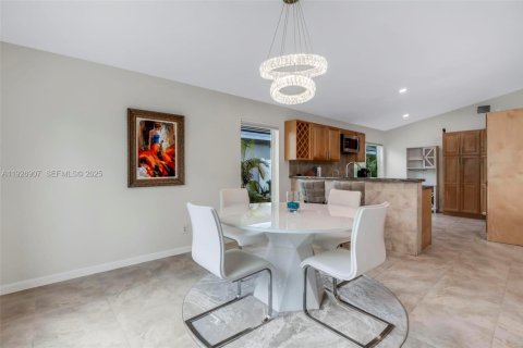 Купить виллу или дом в Пемброк-Пайнс, Флорида 3 спальни, 157м2, № 1990509 - фото 13