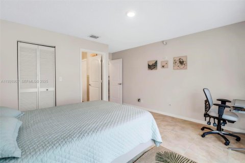 Купить виллу или дом в Пемброк-Пайнс, Флорида 3 спальни, 157м2, № 1990509 - фото 29