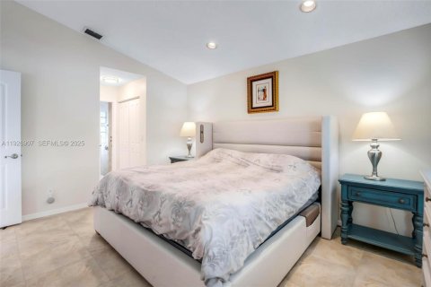 Купить виллу или дом в Пемброк-Пайнс, Флорида 3 спальни, 157м2, № 1990509 - фото 22