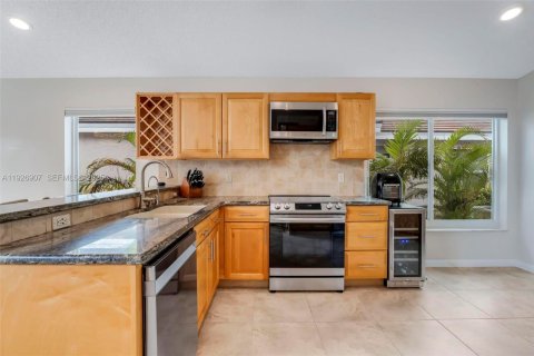 Купить виллу или дом в Пемброк-Пайнс, Флорида 3 спальни, 157м2, № 1990509 - фото 20