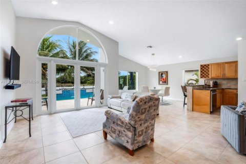 Купить виллу или дом в Пемброк-Пайнс, Флорида 3 спальни, 157м2, № 1990509 - фото 5