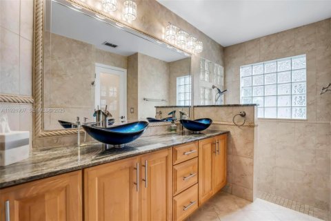 Купить виллу или дом в Пемброк-Пайнс, Флорида 3 спальни, 157м2, № 1990509 - фото 25