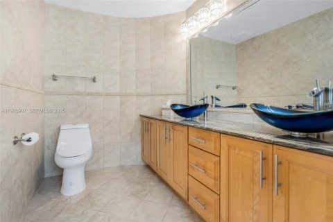 Купить виллу или дом в Пемброк-Пайнс, Флорида 3 спальни, 157м2, № 1990509 - фото 24