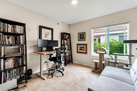 Купить виллу или дом в Пемброк-Пайнс, Флорида 3 спальни, 157м2, № 1990509 - фото 30