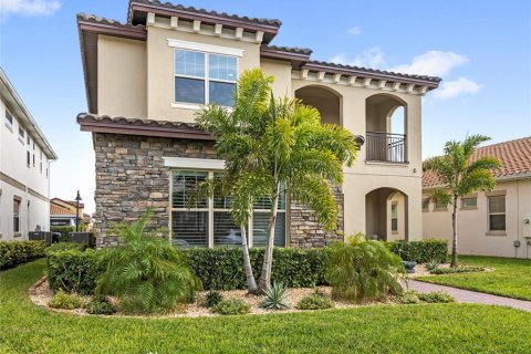 House in Orlando, Florida 4 bedrooms, 316.7 sq.m. № 1517521 - photo 2