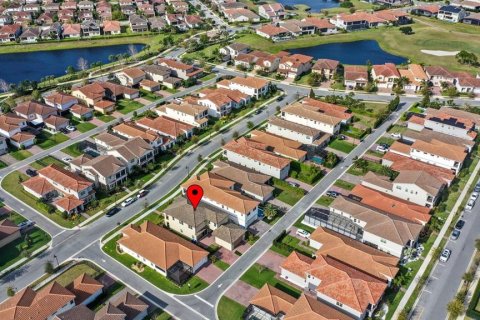 House in Orlando, Florida 4 bedrooms, 316.7 sq.m. № 1517521 - photo 8