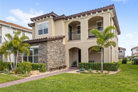House in Orlando, Florida 4 bedrooms, 316.7 sq.m. № 1517521 - photo 3