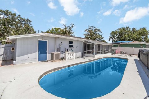 House in Deltona, Florida 3 bedrooms, 119.66 sq.m. № 2134595 - photo 10