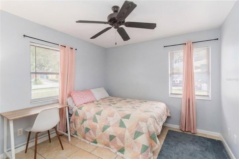 House in Deltona, Florida 3 bedrooms, 119.66 sq.m. № 2134595 - photo 8