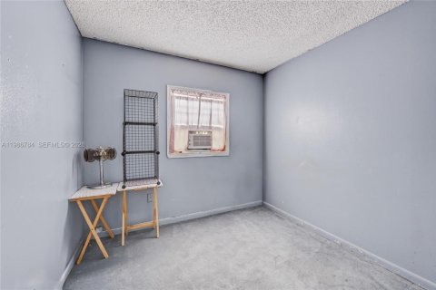 Купить виллу или дом в Майами, Флорида 4 спальни, 107.95м2, № 2044834 - фото 16