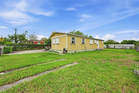 Купить виллу или дом в Майами, Флорида 4 спальни, 107.95м2, № 2044834 - фото 29