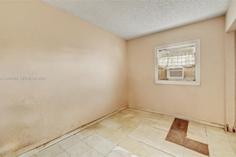 Купить виллу или дом в Майами, Флорида 4 спальни, 107.95м2, № 2044834 - фото 13