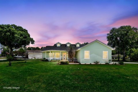House in Palm Coast, Florida 3 bedrooms, 191.01 sq.m. № 2227799