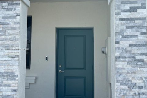 Adosado en venta en Homestead, Florida, 3 dormitorios, 168.8 m2 № 1859918 - foto 2