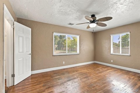 House in Saint Petersburg, Florida 2 bedrooms, 128.95 sq.m. № 2419261 - photo 18