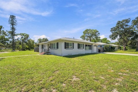 House in Saint Petersburg, Florida 2 bedrooms, 128.95 sq.m. № 2419261 - photo 3