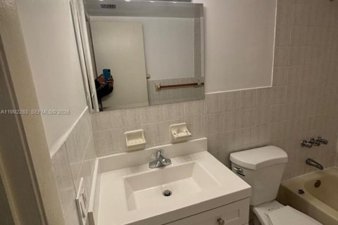 Apartment in Miami, Florida 1 bedroom, 63.17 sq.m. № 2067621 - photo 6