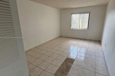 Apartment in Miami, Florida 1 bedroom, 63.17 sq.m. № 2067621 - photo 5