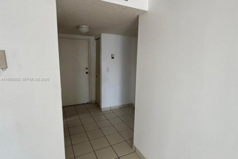 Apartment in Miami, Florida 1 bedroom, 63.17 sq.m. № 2067621 - photo 3