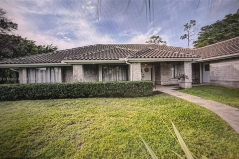Casa en venta en Coral Springs, Florida, 4 dormitorios, 311.97 m2 № 1878835 - foto 24