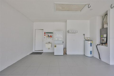Condo in Sun City Center, Florida, 2 bedrooms  № 1837746 - photo 24