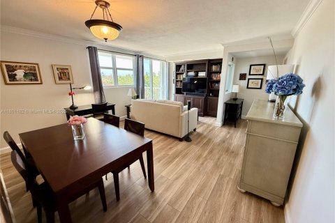 Copropriété à vendre à North Miami Beach, Floride: 1 chambre, 66.89 m2 № 1943109 - photo 4