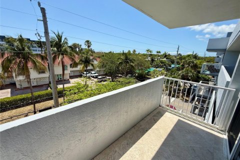 Copropriété à vendre à North Miami Beach, Floride: 1 chambre, 66.89 m2 № 1943109 - photo 25