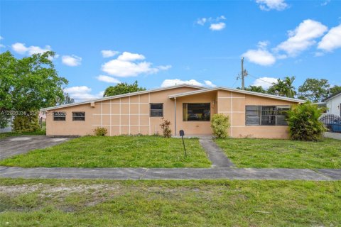 Villa ou maison à Miami Gardens, Floride 3 chambres, 120.77 m2 № 2065278