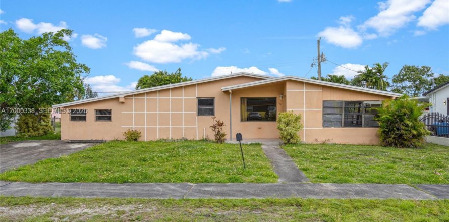 Villa ou maison à Miami Gardens, Floride 3 chambres, 120.77 m2 № 2065278