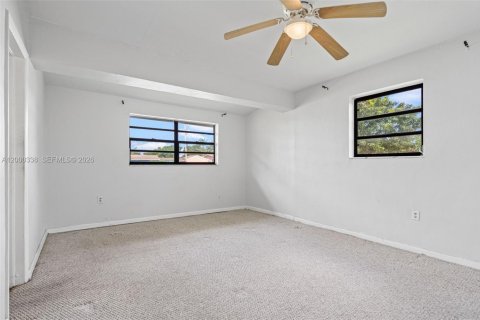 Villa ou maison à vendre à Miami Gardens, Floride: 3 chambres, 120.77 m2 № 2065278 - photo 22