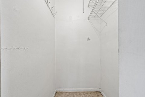 Villa ou maison à vendre à Miami Gardens, Floride: 3 chambres, 120.77 m2 № 2065278 - photo 26