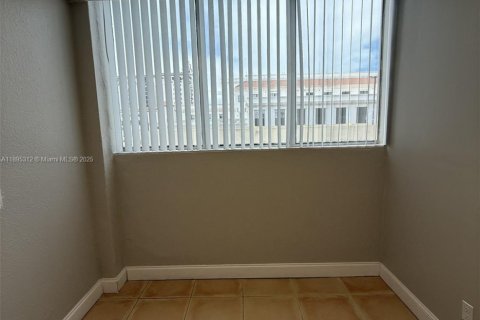 Immobilier commercial à vendre à Coral Gables, Floride № 2158441 - photo 5
