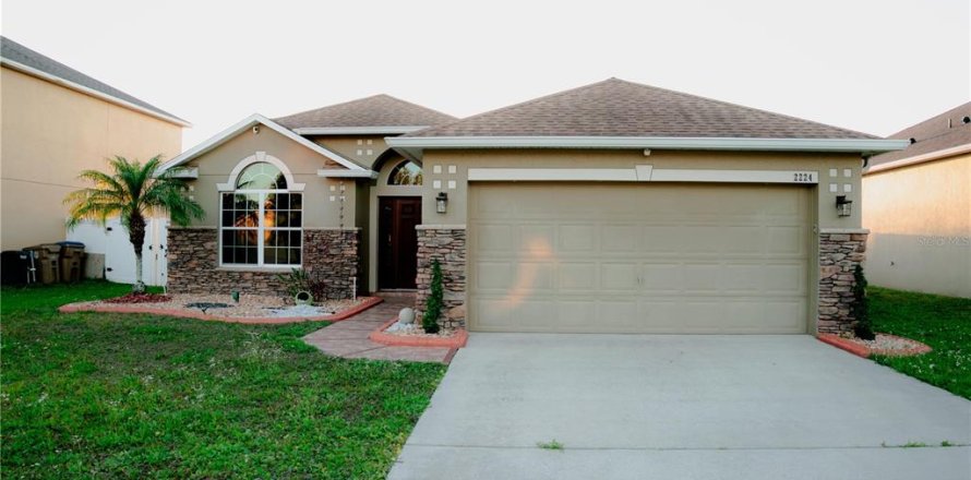 House in Kissimmee, Florida 3 bedrooms, 151.62 sq.m. № 1580124