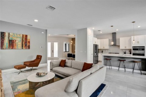 Casa en venta en Parkland, Florida, 5 dormitorios, 314.38 m2 № 2002248 - foto 5