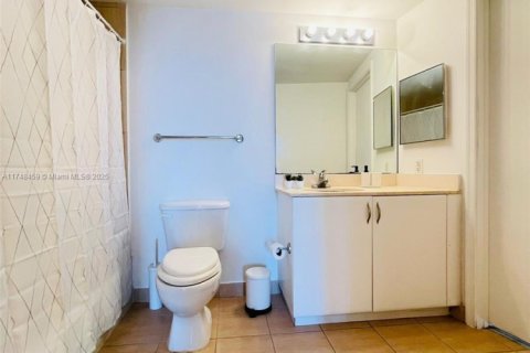 Condo in Miami, Florida, 1 bedroom  № 2022754 - photo 8