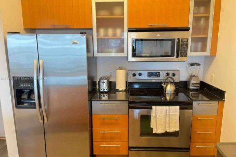 Condo in Miami, Florida, 1 bedroom  № 2022754 - photo 6