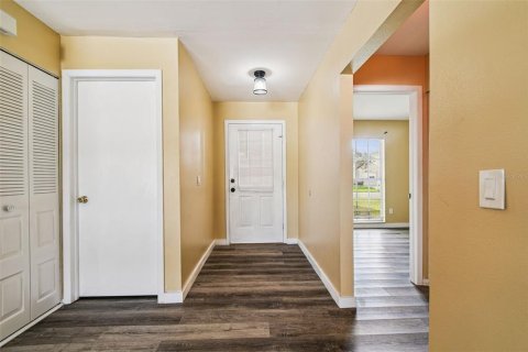 House in Tampa, Florida 3 bedrooms, 115.57 sq.m. № 1866333 - photo 5