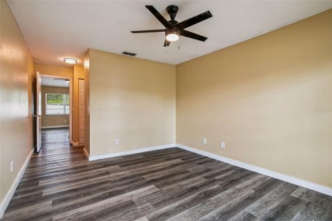 House in Tampa, Florida 3 bedrooms, 115.57 sq.m. № 1866333 - photo 14