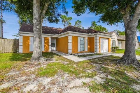 House in Tampa, Florida 3 bedrooms, 115.57 sq.m. № 1866333 - photo 1
