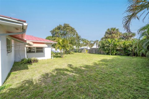 House in St. Lucie, Florida 3 bedrooms, 111.39 sq.m. № 1485216 - photo 15