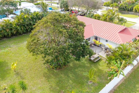 House in St. Lucie, Florida 3 bedrooms, 111.39 sq.m. № 1485216 - photo 7