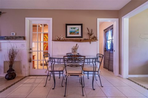 House in St. Lucie, Florida 3 bedrooms, 111.39 sq.m. № 1485216 - photo 25